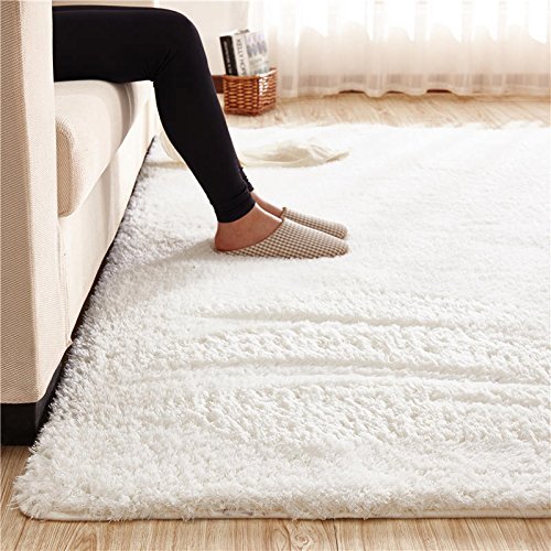 7*10 FLUFFY CARPET(OFF WHITE)